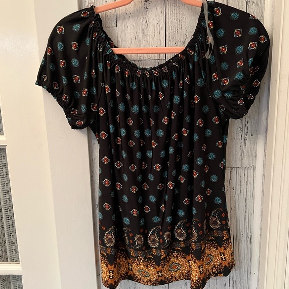 Top - Picture 1 of 2